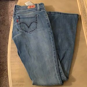 Levi’s too superlow 524 jeans